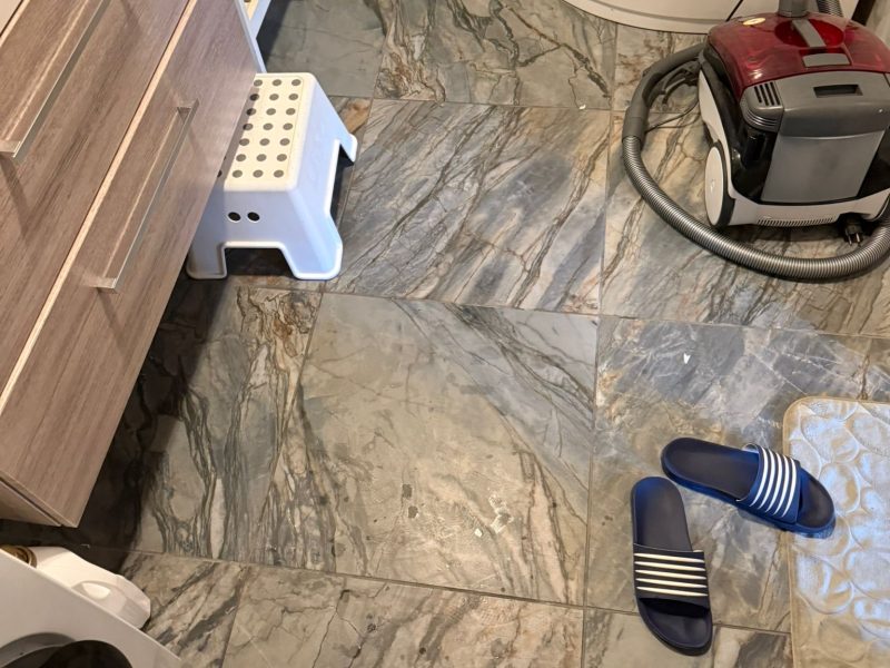 Ny badegulv og kabler