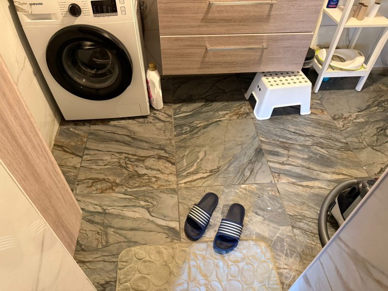 Ny badegulv og kabler